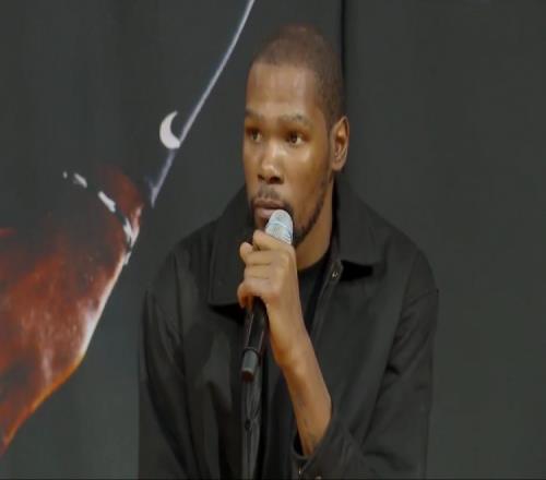 KD：感谢太阳球迷的支持但我还配不上 我还没为太阳做到任何事情