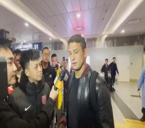 艾克森:我知道成都是熊猫的故乡 希望在这里能有更多美好的故事