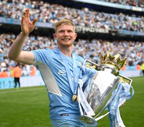 【冷知识】丁丁连续三年入选FIFA最佳阵,但没获得过英超月度最佳