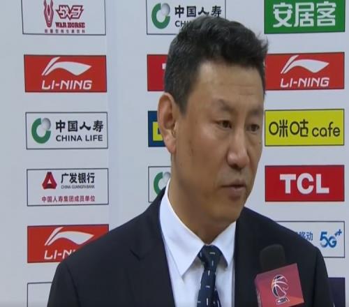 李楠:我们两度领先后都被追回来 问题是出在了篮板上