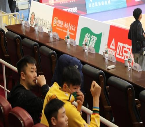 前来助力!周琦、睢冉、阿巴斯现身WCBA总决赛现场