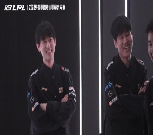 RNG赛前花絮：全图游走中的辅助