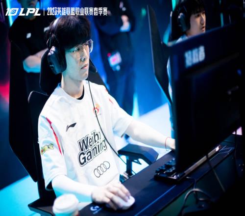 PTT热议WBG横扫OMG：LPL这群教练真不如网友上去BP