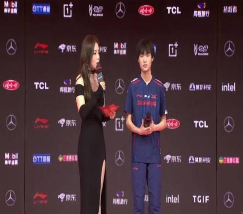 JDG vs LGD 赛后采访：季后赛就想把每个对手都赢一遍 拿冠军