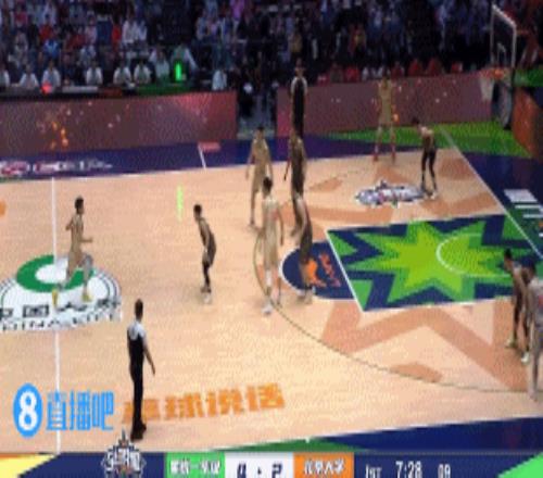 新星连线!林葳突破跳起妙传 焦泊乔顺下轻松双手暴扣