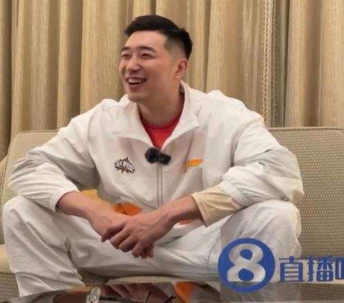 直播吧在现场丨吴冠希：曾单独来厦门鼓浪屿游玩 此番重游很亲切