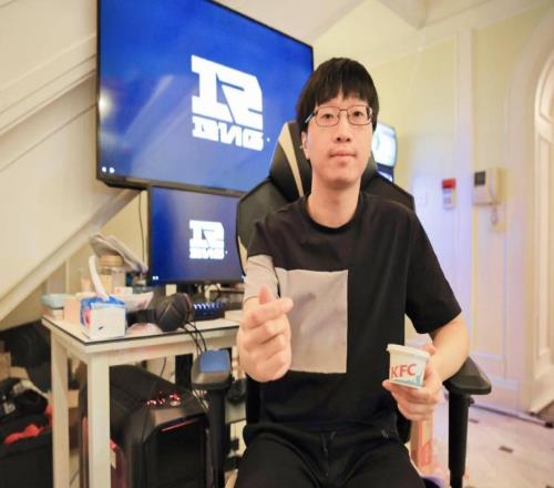 复出即战老东家！前RNG教练Tabe加盟BLG第二轮交手RNG