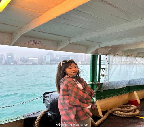 JackeyLove女友五五近照:打卡一下香港