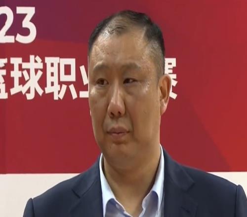 王晗:对球队本场的拼劲感到满意 但攻联防时突投间选择比较犹豫