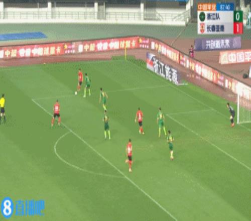 纸糊的防守!塞尔吉尼奥头球再下一城,亚泰2-0浙江锁定胜局