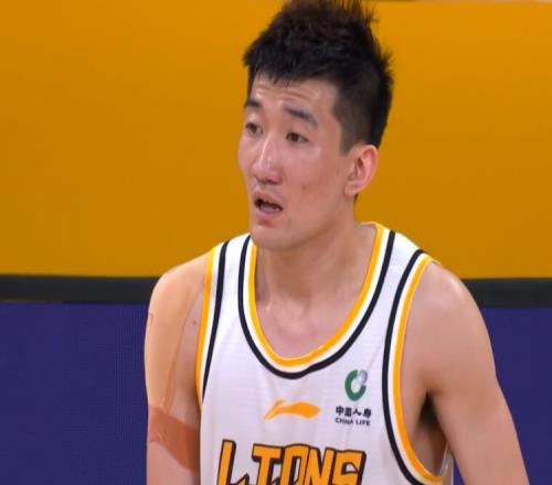 手感不佳但全能!孙铭徽18中6拿下21分10板6助3断带队取胜