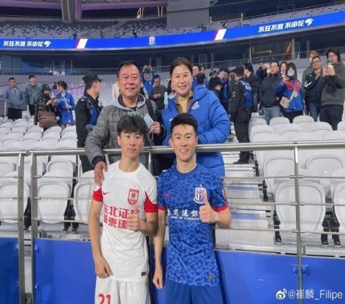 崔麟:回到主场感觉很难用语言形容,家人都在身边会让你很安心