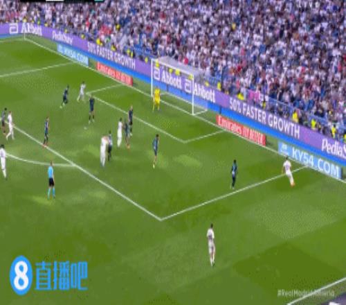 本泽马半场戴帽、射手榜只落后莱万1球,巴斯克斯造点