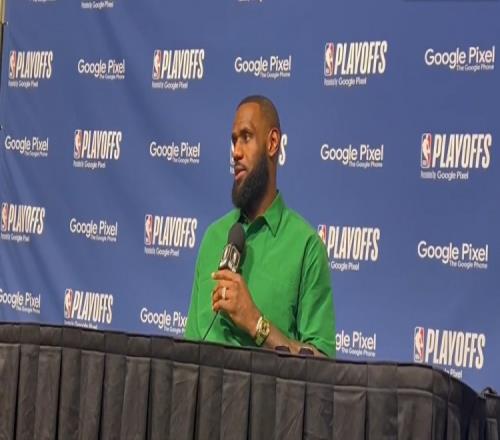 和儿子在NBA同台詹姆斯：布朗尼有他自己的旅程会倾听他的想法