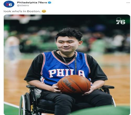 为偶像哈登加油！枪击案幸存中国留学生同样来到抢七现场
