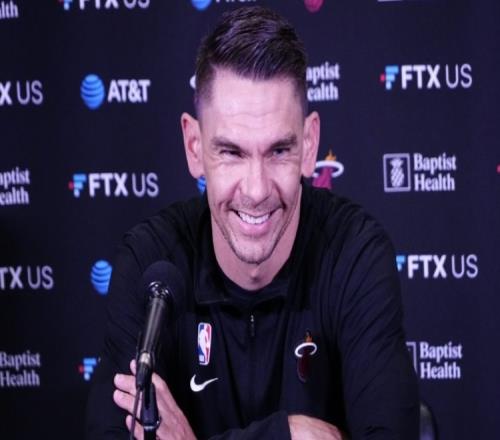 Woj：雄鹿获准面试热火助教克里斯奎因