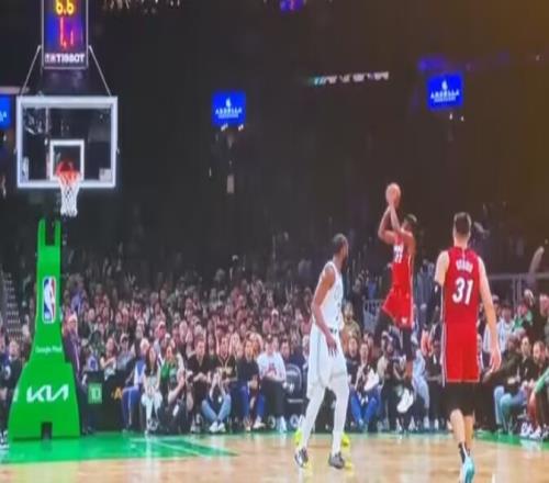 像！太像了！巴特勒美如画后仰宛如“那个男人”