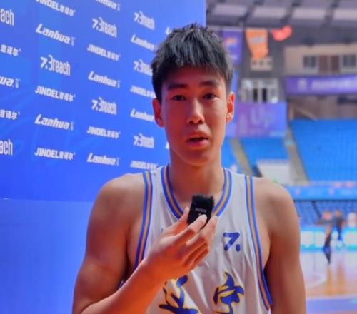 李虎翼:上回U19半决赛输给上海希望明天战胜他们晋级U21决赛