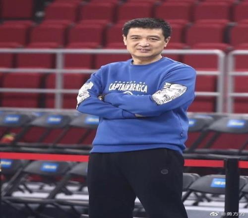 媒体人:北控男篮新任主帅今天已经与球队见面期待早日官宣