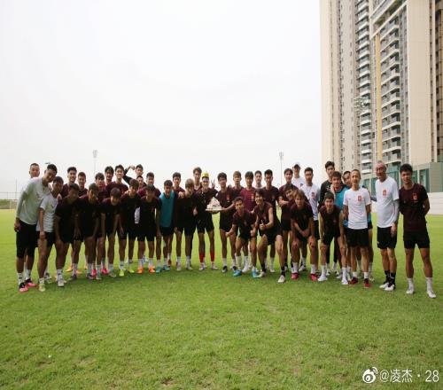 广州队球员凌杰社媒发文:做好最艰难的准备,好运6月