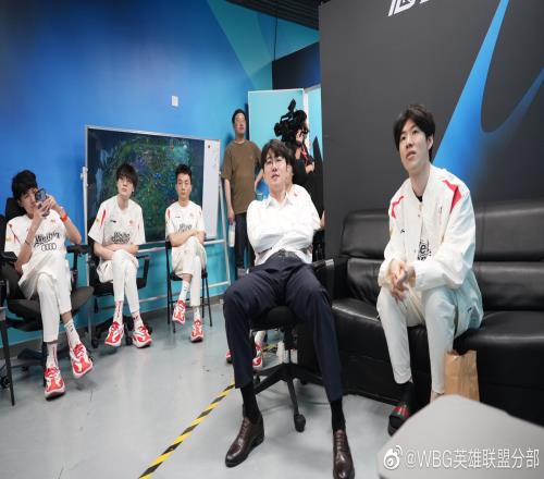 Weiwei节奏全无Xiaohu毫无状态WBG本场BO3的问题出在哪
