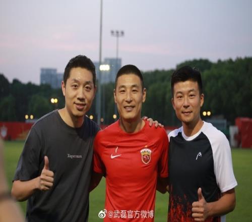 许昕好友网球选手吴迪神似武磊,武磊:我心想自己啥时候打网球了