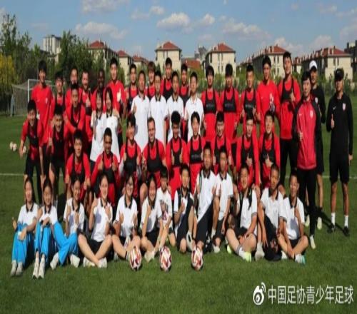 亚泰足球第二课堂开课,东师附中明珠学校学生受邀探营净月基地