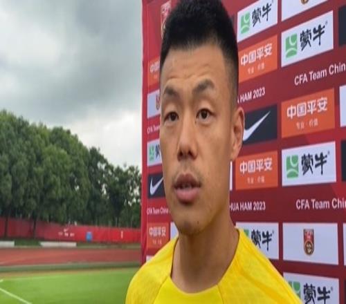 谭龙谈亚运队集训:经验相较于年轻球员丰富,希望能带动他们成长