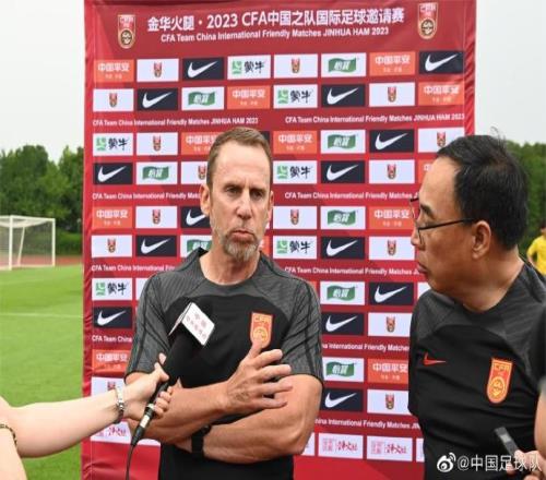 男足亚运队主帅久尔杰维奇：希望通过与韩国队的比赛检验队伍