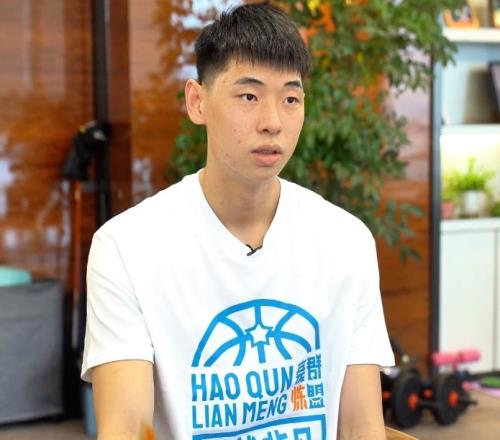 崔永熙:郭指导&乔帅对我手掌的持球范围进行了调整所以投篮准了