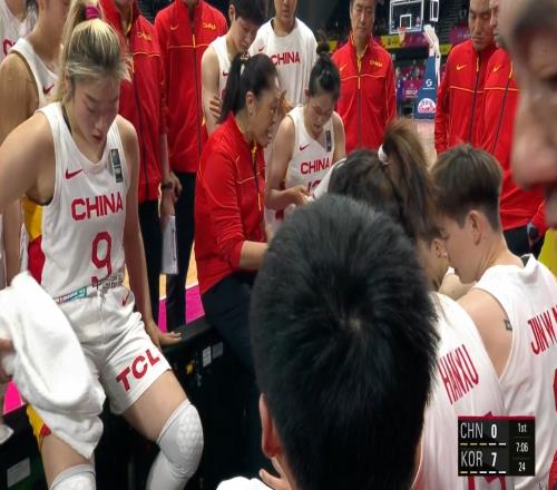 开局不利！中国女篮开场3失误韩国女篮70打停中国女篮