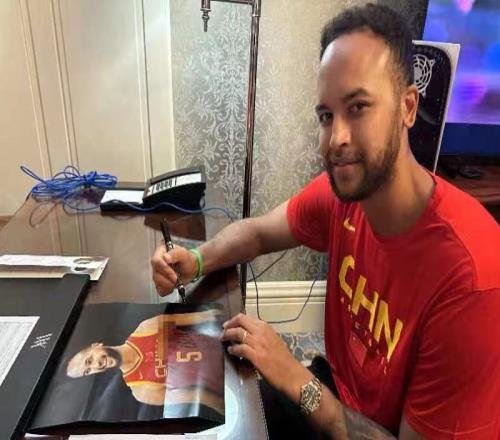 李凯尔已经上身CHN中国男篮训练服了