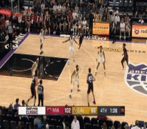 可圈可点！小海梅哈克斯15中8拿到全场最高22分