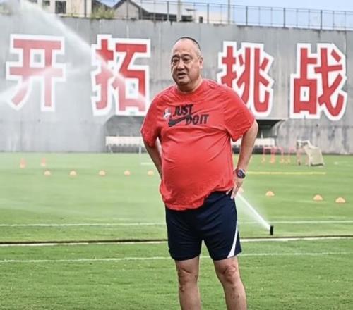 梅州客家总经理曹阳:人心齐才能泰山移,要共克时艰完成保级
