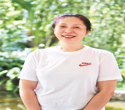 郑薇：如今中国女篮取得的成绩是几代教练和队员共同努力的结果