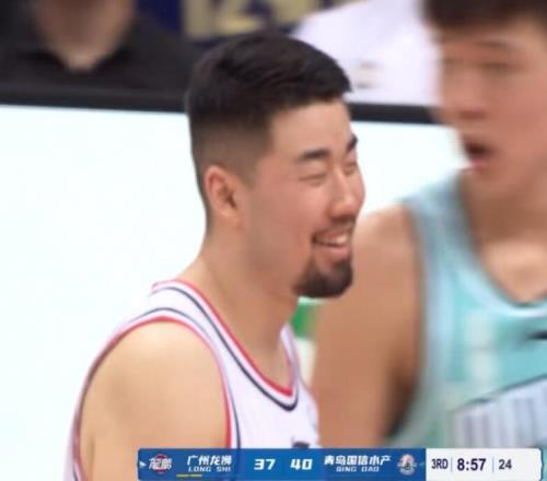 准两双!王泉泽15分钟12中5拿到13分9板2断