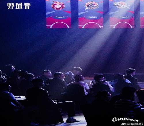 状元陈国豪晒选秀帅照:追逐光才有机会光芒万丈!冲!!