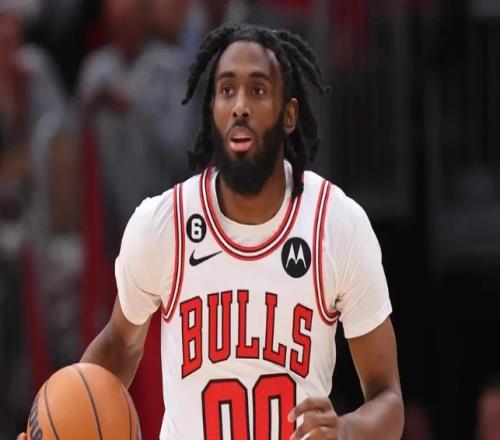 Woj:自由球员杰旺弗里曼利伯蒂和猛龙签下一份双向合同