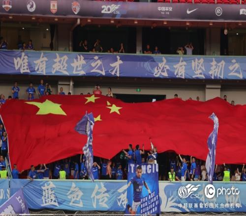 阿齐兹头顶脚踢梅开二度,武汉三镇21战胜梅州客家