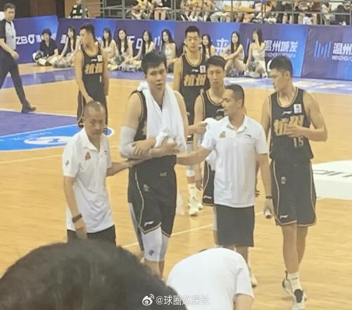 广厦官方:许钟豪遭遇左臂肱骨骨折将持续更新其伤情