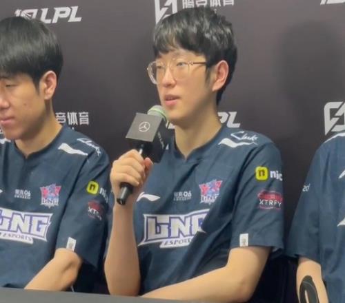 Scout：觉得xiaohu选手打的特别好我们每个队员都打得特别好