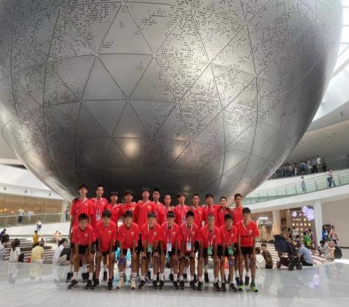 上海海港U17梯队夺得中国上海国际青少年校园足球邀请赛冠军