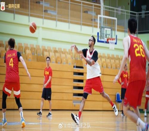 中国篮球之队晒男篮训练照:7月最后一天中国男篮欧洲拉练继续