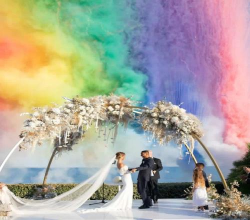 恭喜阿什利科尔和相恋10年的女友正式结婚啦