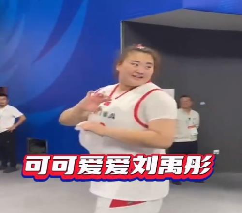 刘禹彤:穿23号球衣是随便选的没什么特别我什么东西都爱吃