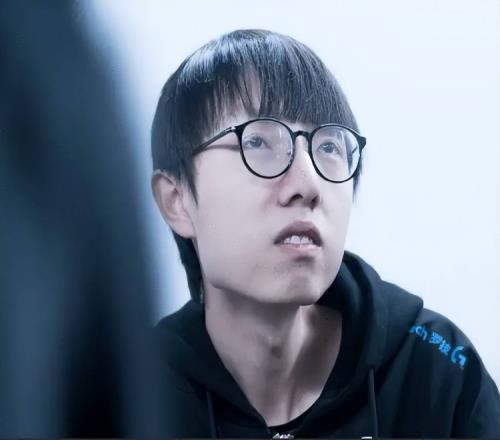 Mlxg：EDG如果打LNG,第一场应该是G之后看LNG打完决赛心态怎么样
