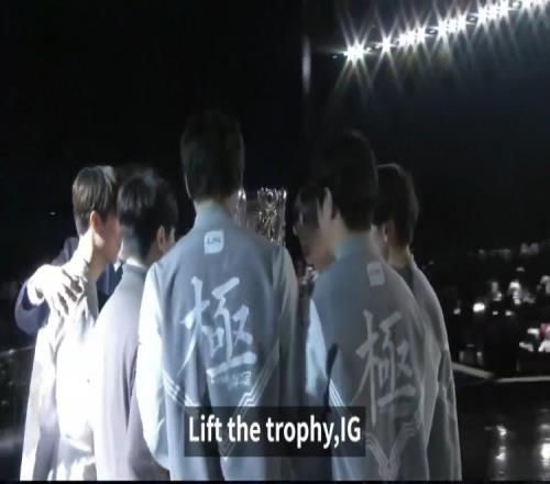 LPL选手印象最深刻的事Rookie：S8夺冠！Tian：S9夺冠！