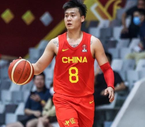 媒体人鼓励男篮后卫线：知道你们就是压力太大振作起来争口气