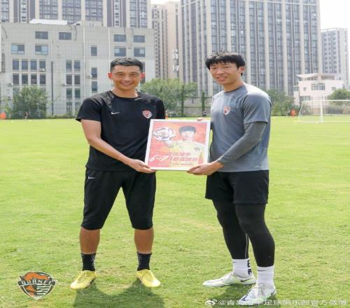 青岛海牛67月最佳球员：牟鹏飞！撒花！