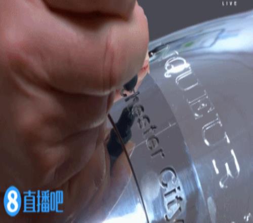 队史首夺欧超杯！来看看曼城名字被刻上奖杯的时刻